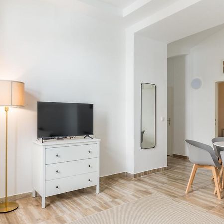 Appartamento Xxxl Bed/ Free Parking/ Central Vienna Esterno foto