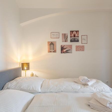 Appartamento Xxxl Bed/ Free Parking/ Central Vienna Esterno foto