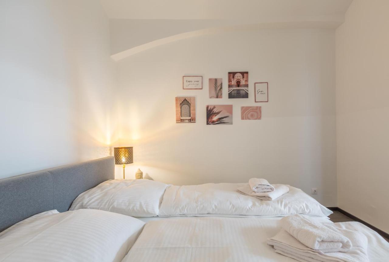 Appartamento Xxxl Bed/ Free Parking/ Central Vienna Esterno foto